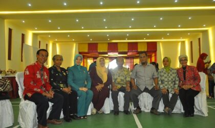 Puluhan Bidan dan Perawat Reuni di Stikes