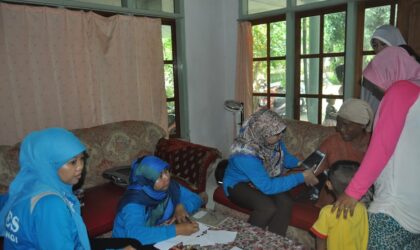 Stikes Gelar Pemeriksaan Gratis di Posyandu Jambu