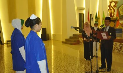 42 Mahasiswi Kebidanan Stikes Dilepas Praktek