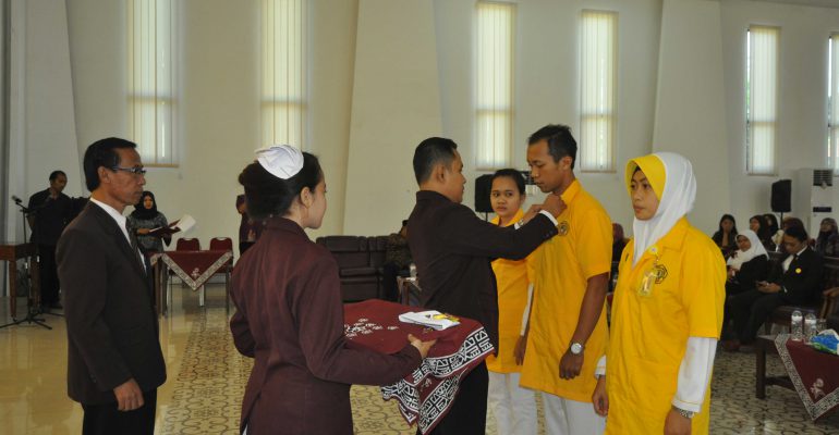 40 Mahasiswa D3 Keperawatan Dilepas Praktek