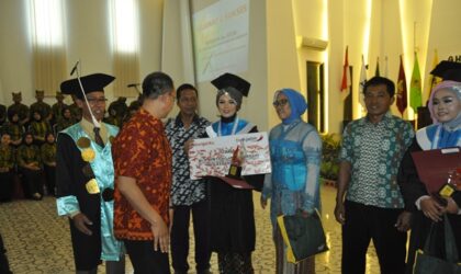 149 Mahasiswa Stikes Diwisuda