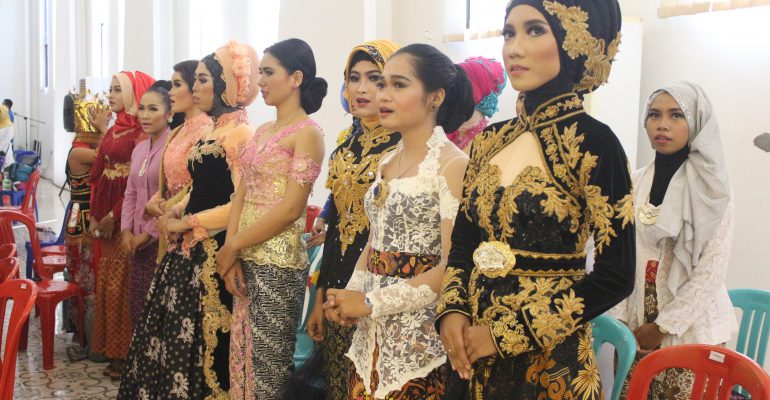 Peringati Hari Kartini, Stikes Menggelar Lomba Fashion Kartini dan Kartono