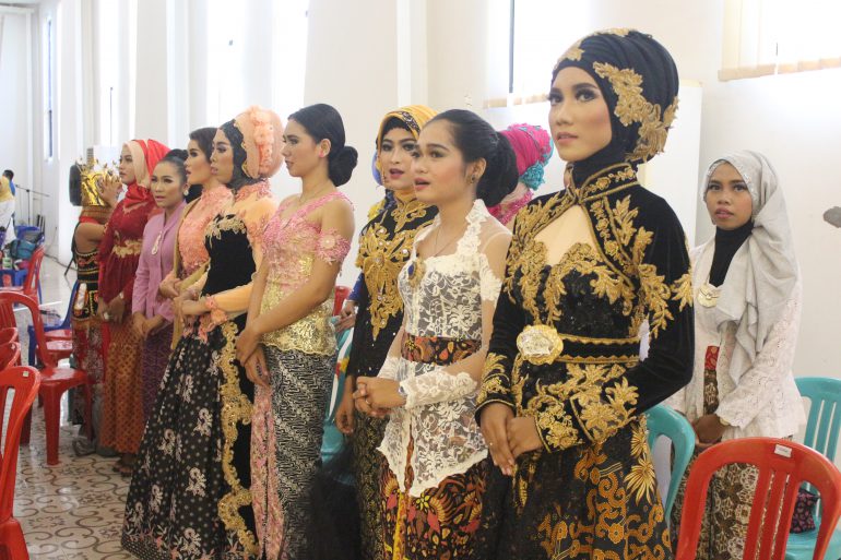 Peringati Hari Kartini, Stikes Menggelar Lomba Fashion Kartini dan Kartono