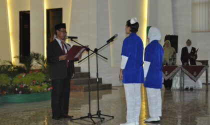 28 Mahasiswi Kebidanan Stikes Dilepas Praktek