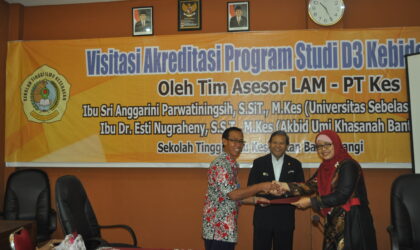 Empat Prodi di Stikes Banyuwangi Terakreditasi B