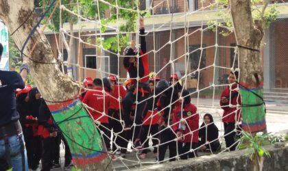 Maba Stikes Digembleng Outbond