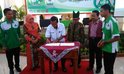 UKS Stikes Deklarasikan Jajanan Sehat