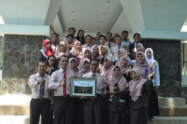 Stikes Banyuwangi Raih Penghargaan Bergengsi “Sekolah Tinggi Ilmu Kesehatan Terbaik”
