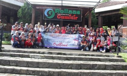 Dosen dan Karyawan Stikes Banyuwangi Adakan Outbound Guna Meningkatkan Kualitas Kerja