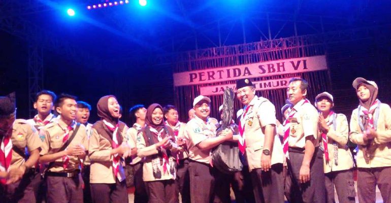 Racana Pramuka Stikes Banyuwangi Dampingi Saka Bhakti Husada Kontingen Banyuwangi Raih Juara Umum dan Favorit di Pertida Jatim Ke VI