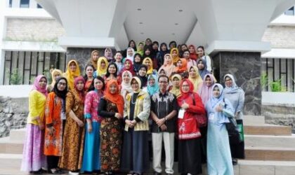 53 Bidan Ikuti Pelatihan Prceptorship di Stikes