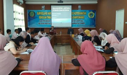 Dosen dan Karyawan Belajar Menulis Opini