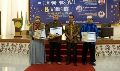 BEM Stikes Gelar Seminar Nasional Terapi Spiritual Islam