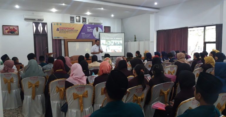 UKM English Club Gelar Workshop Dan Debate Bahasa Inggris