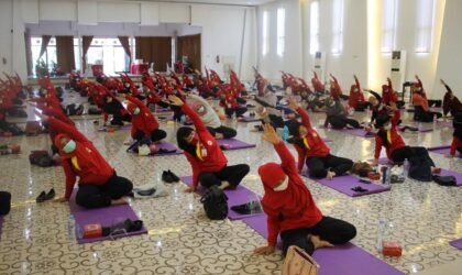 Stikes Banyuwangi Bekali Mahasiwa Pelatihan Hipnoterapi dan Yoga